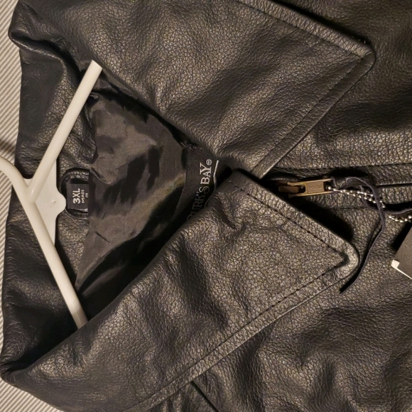 Leather Jacket - Picture 5 of 8